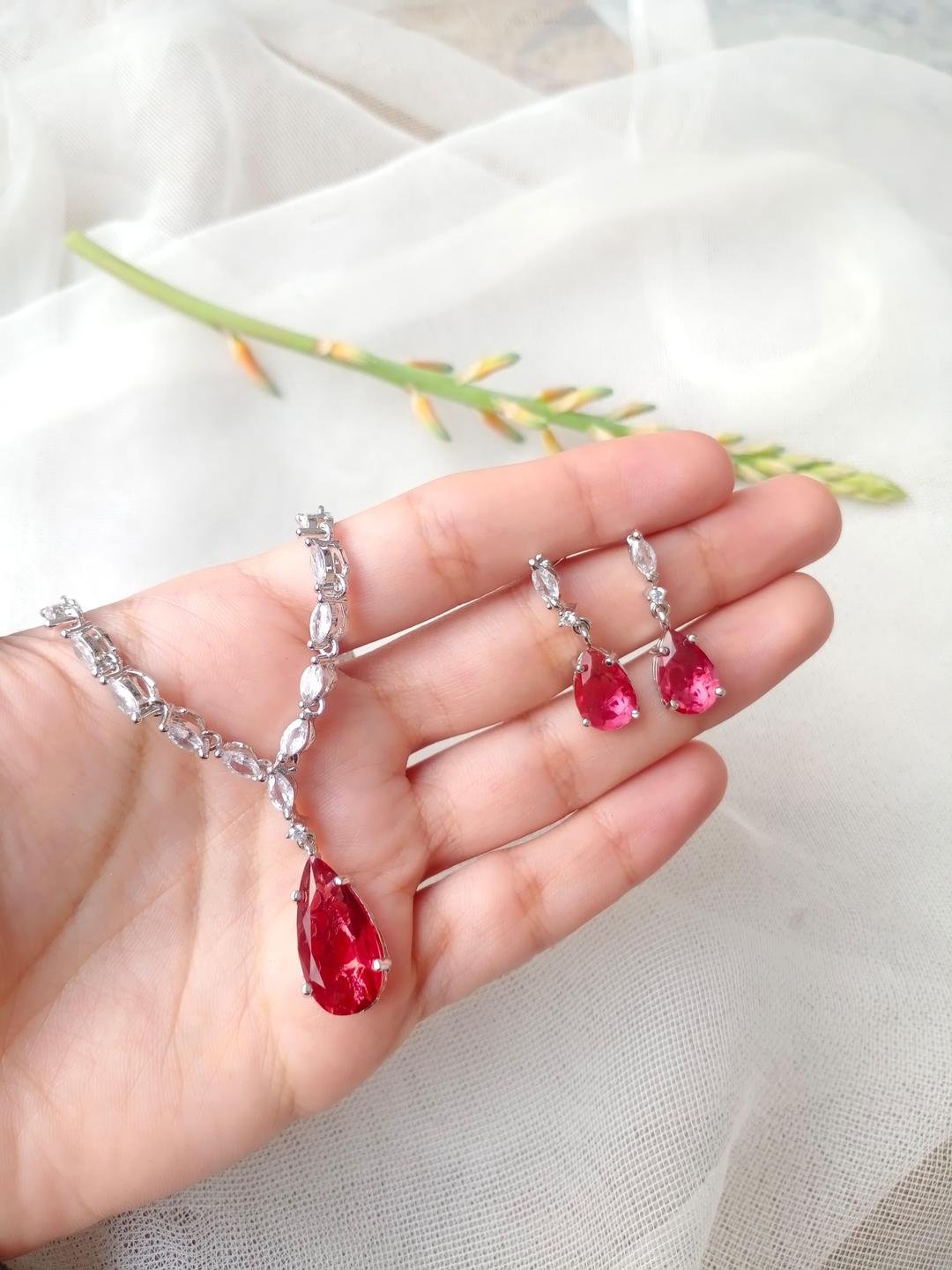 Red Zircon Pendant Set for Women Modern Style #01